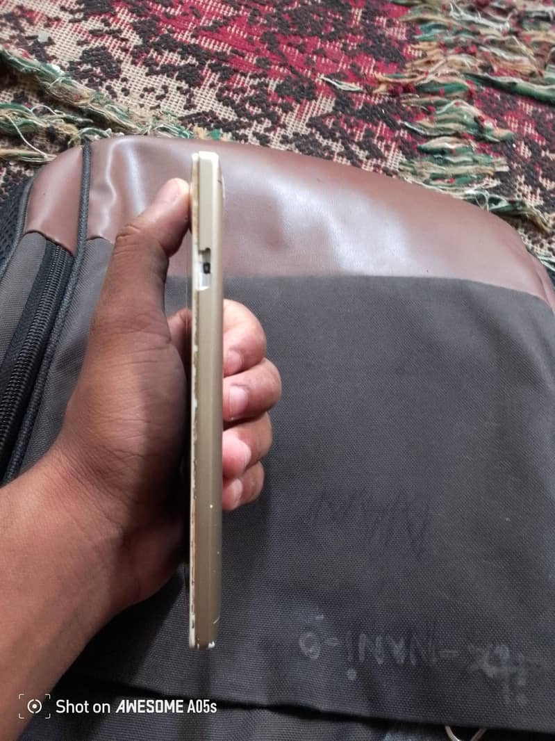 QMobile E1 5