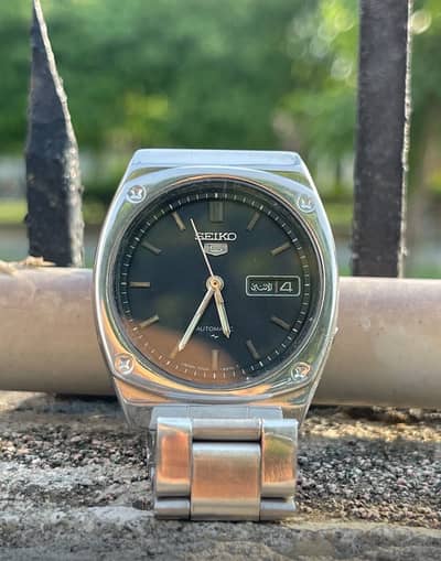 100% original Seiko 5 scratch less pice pin to pin genuine