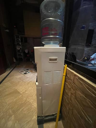 Varioline despenser slightly used new condition