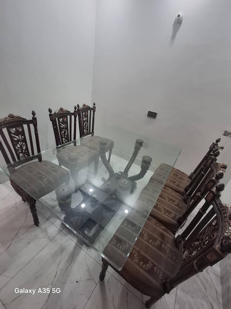 Dinning table 0