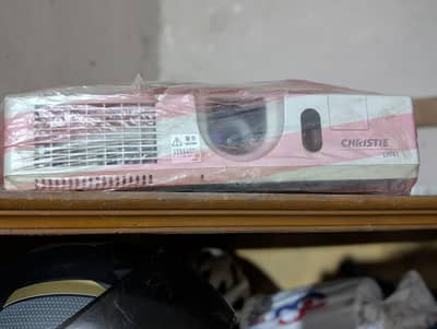 Christie LW41 Projector