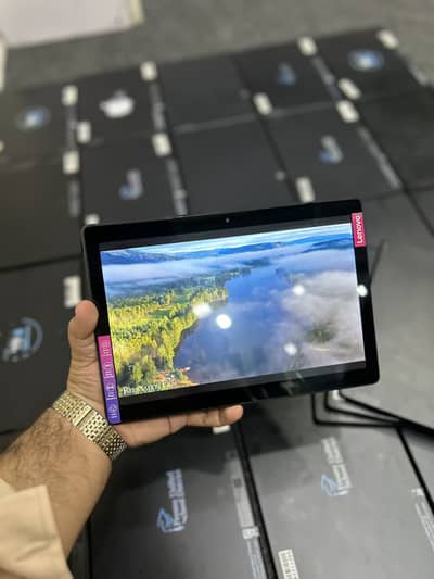 Lenovo M10