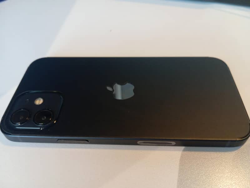 Apple iPhone 12 2
