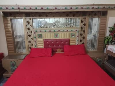 Queen bed