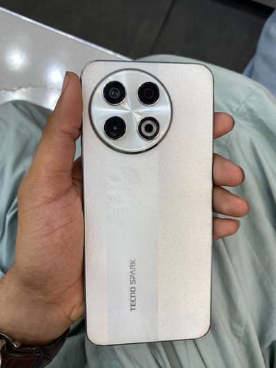 Tecno SPARK 30 Pro