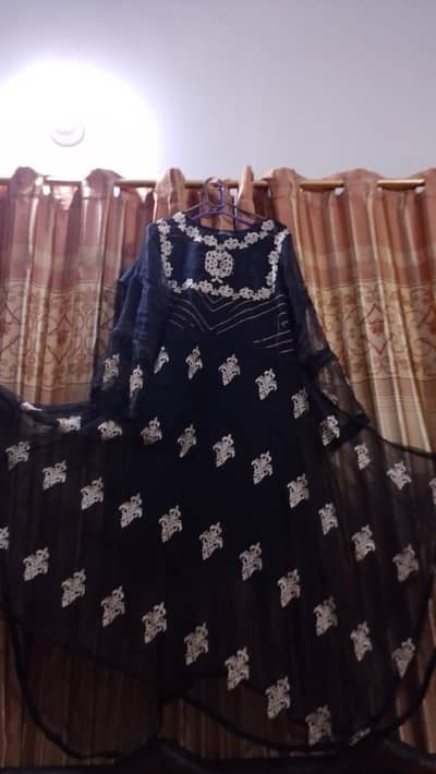black full embroidered frok