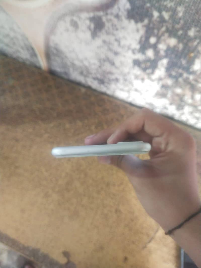 Apple iPhone 7 Plus 1