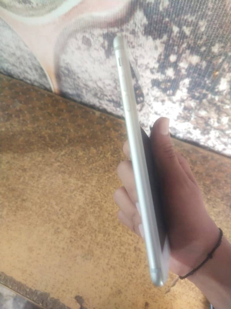 Apple iPhone 7 Plus 2
