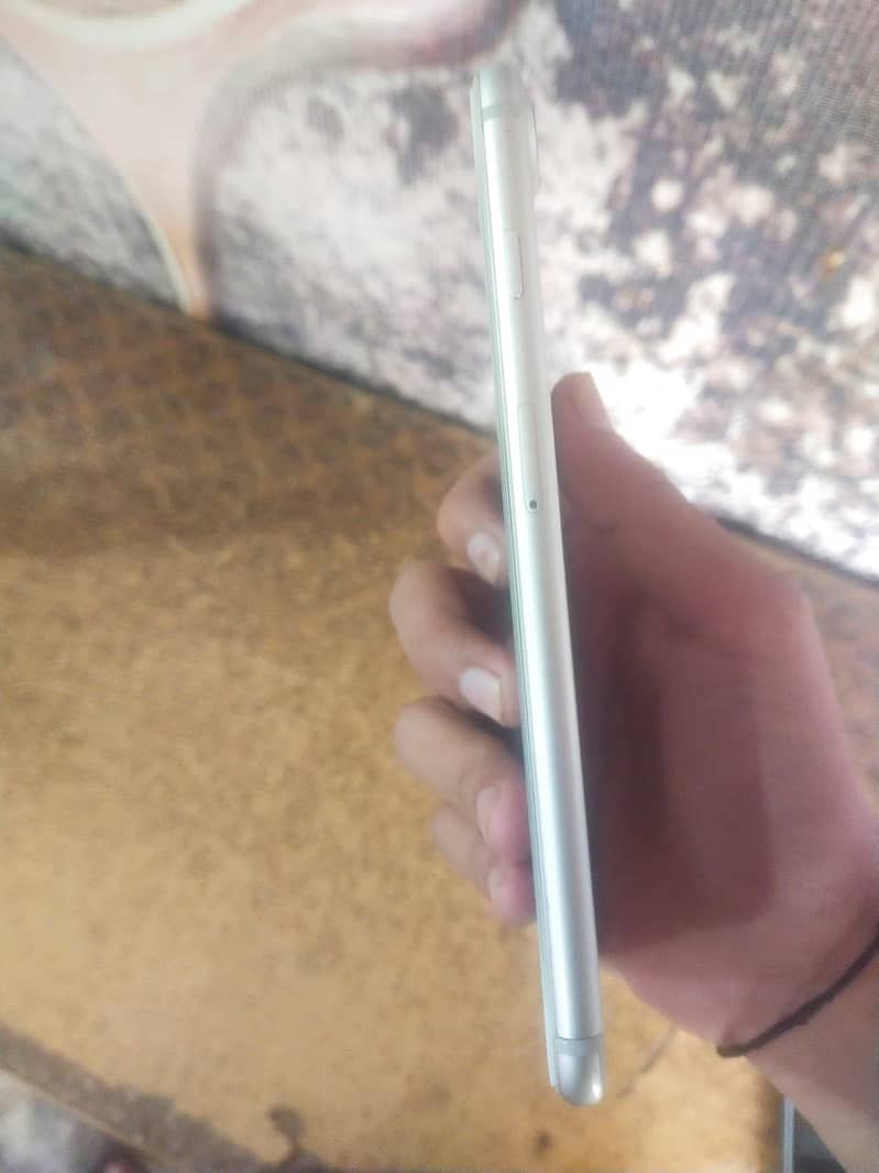 Apple iPhone 7 Plus 3