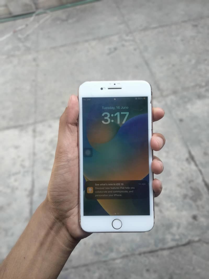 Apple iPhone 8 Plus 1