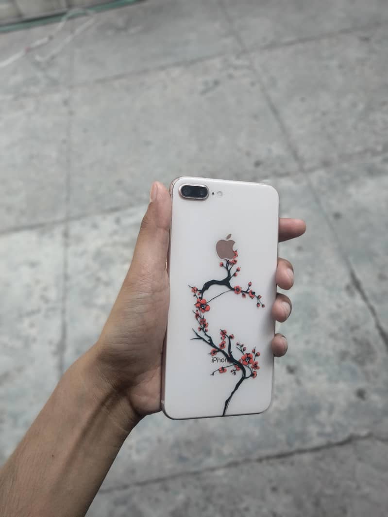 Apple iPhone 8 Plus 4