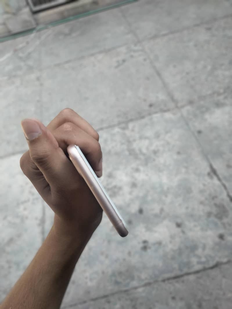 Apple iPhone 8 Plus 6