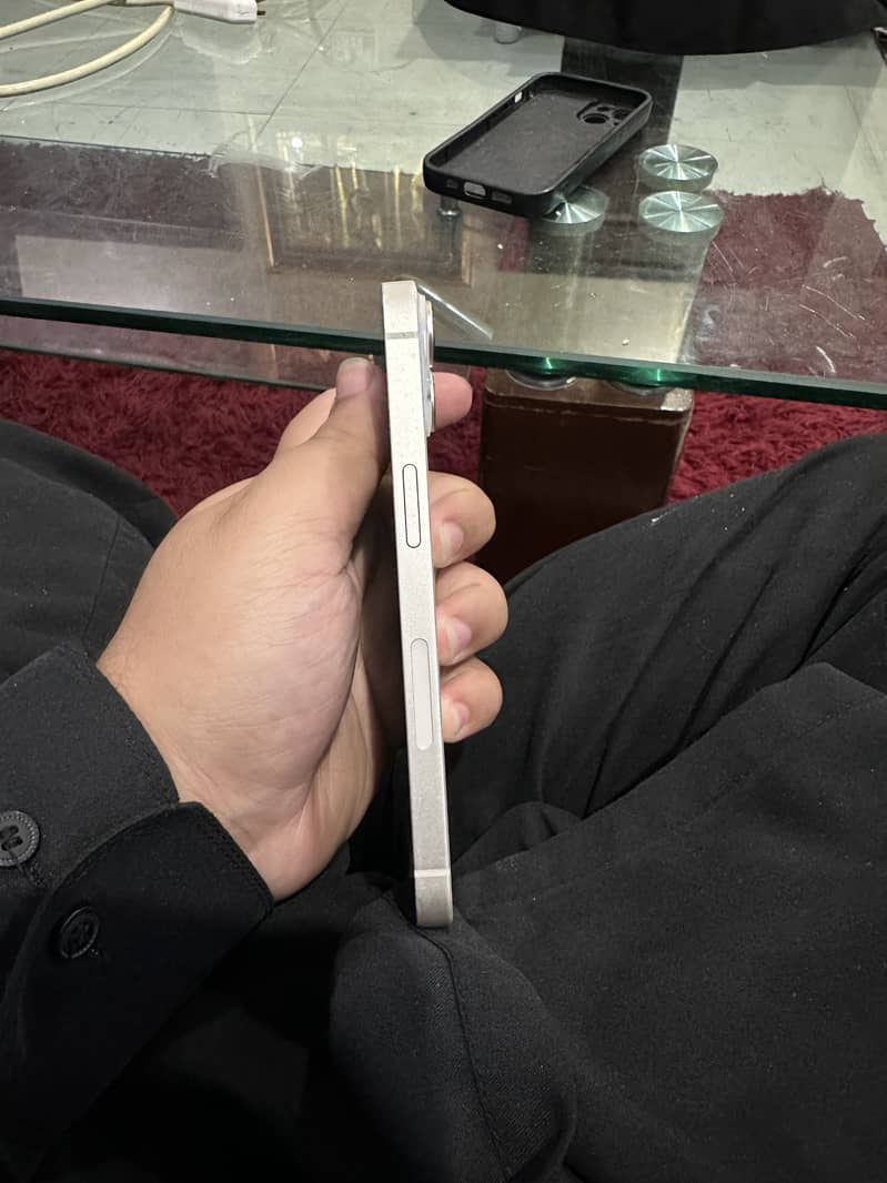iPhone 14 3