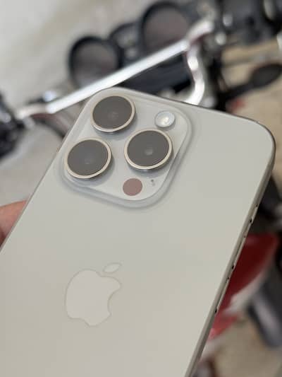 Apple iPhone 15 Pro Factory unlock 100% health 4 month sim time