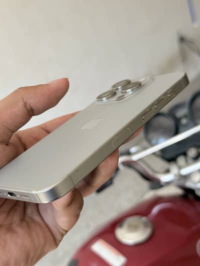 Apple iPhone 15 Pro Factory unlock 100% health 4 month sim time