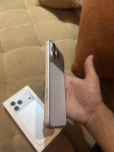 Apple iPhone 17 Pro Max JV