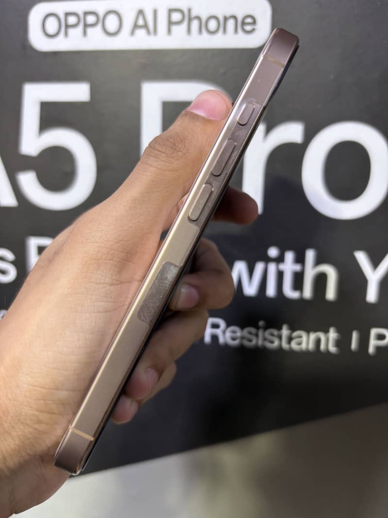 iPhone 16 pro 1