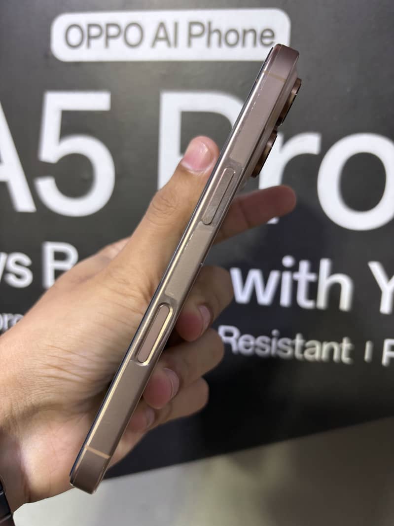 iPhone 16 pro 3