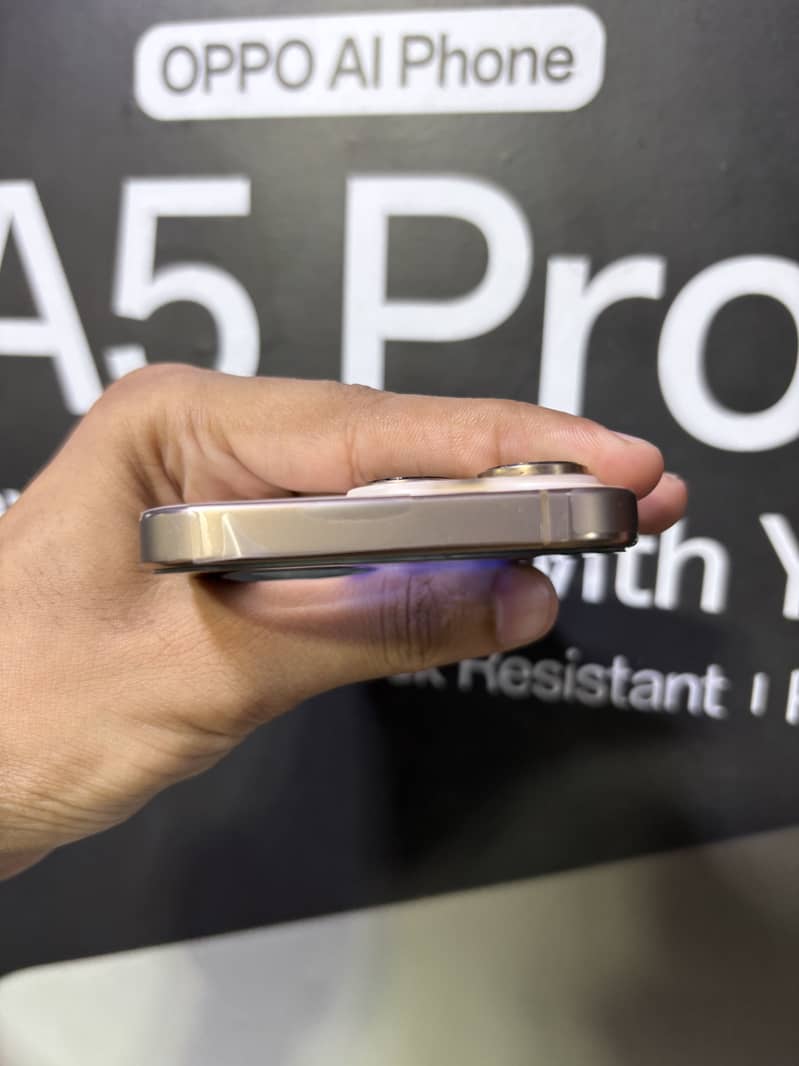 iPhone 16 pro 5