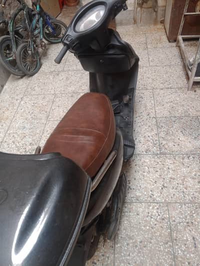 Chinese electric scooty 1000 watt  lithium battery