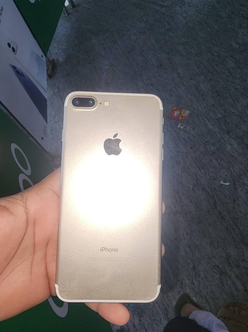 Apple iPhone 7 Plus 3
