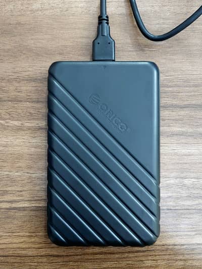 Sandisk SSD 2.5inch 128gb 100% health with external case!
