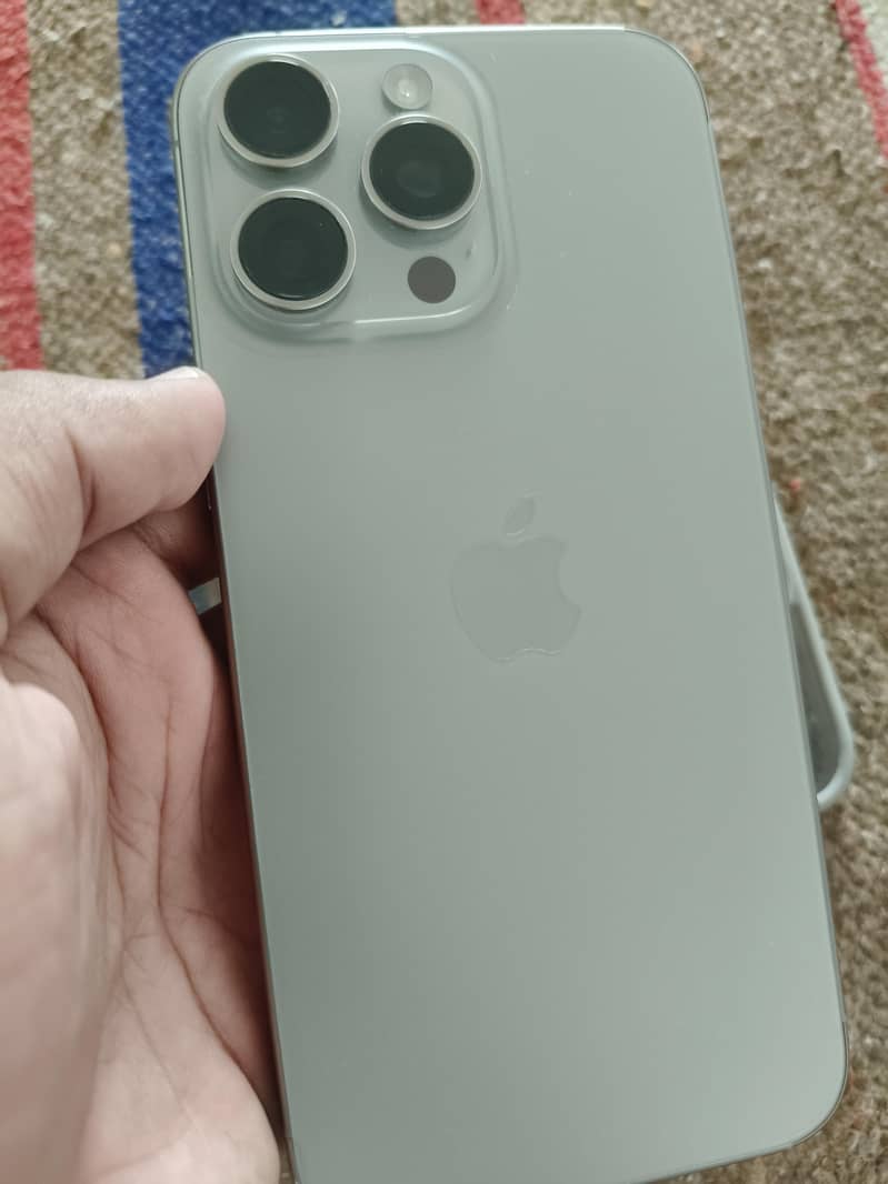 iPhone 15 Pro Max 0