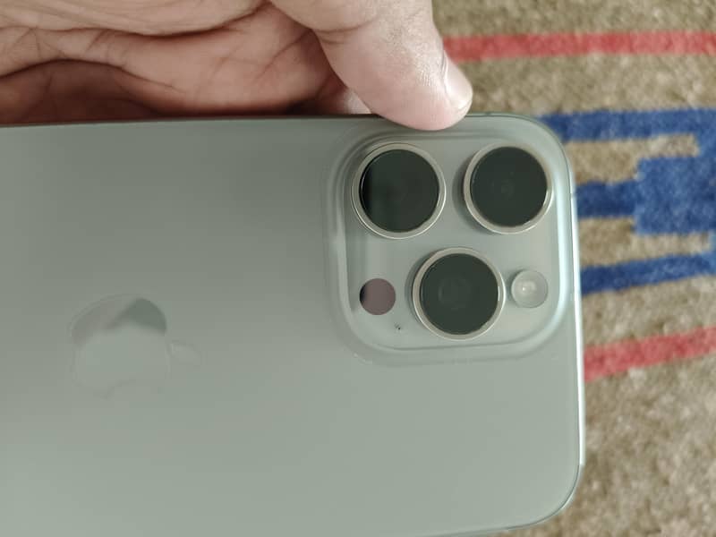 iPhone 15 Pro Max 3