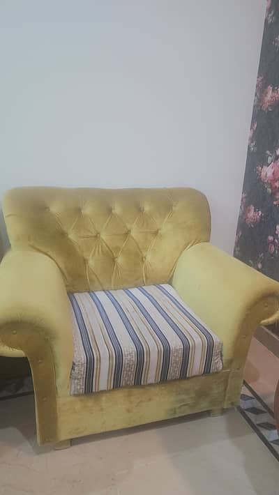 this sofas are freshed condition