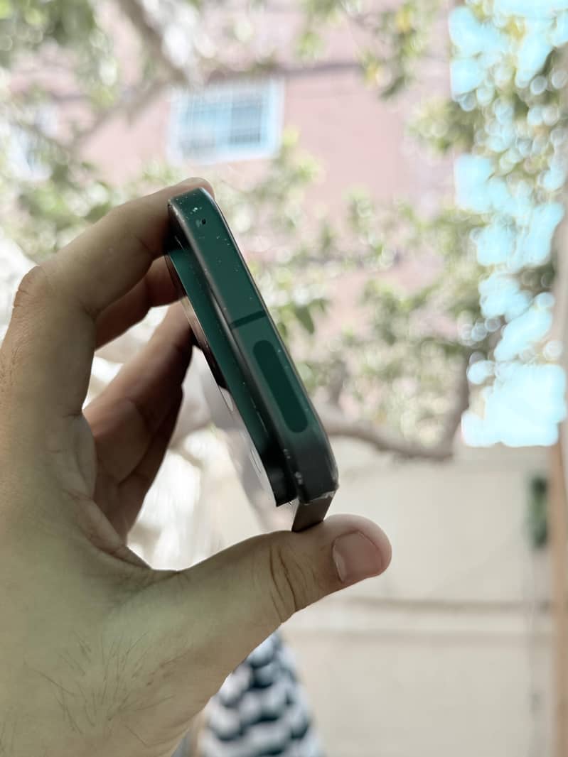 Google Pixel 9 4