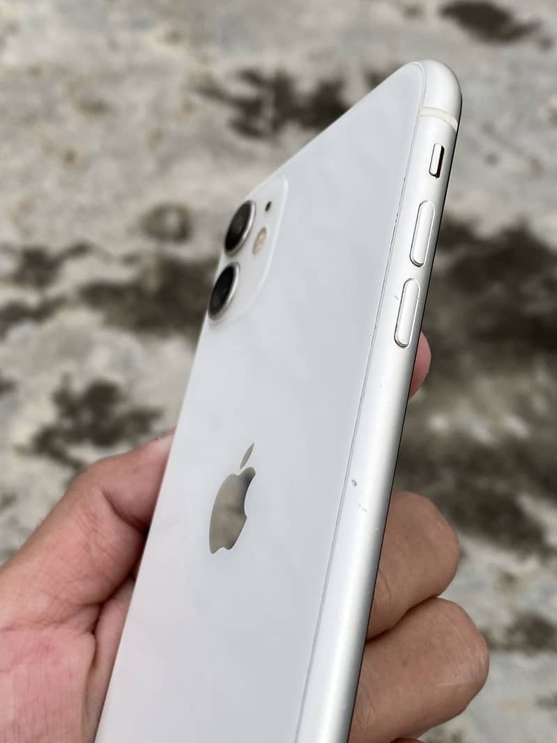 Apple iPhone 11 2