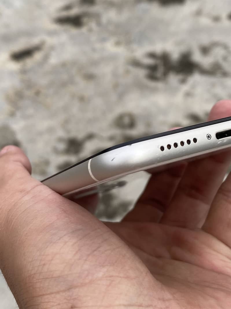Apple iPhone 11 6