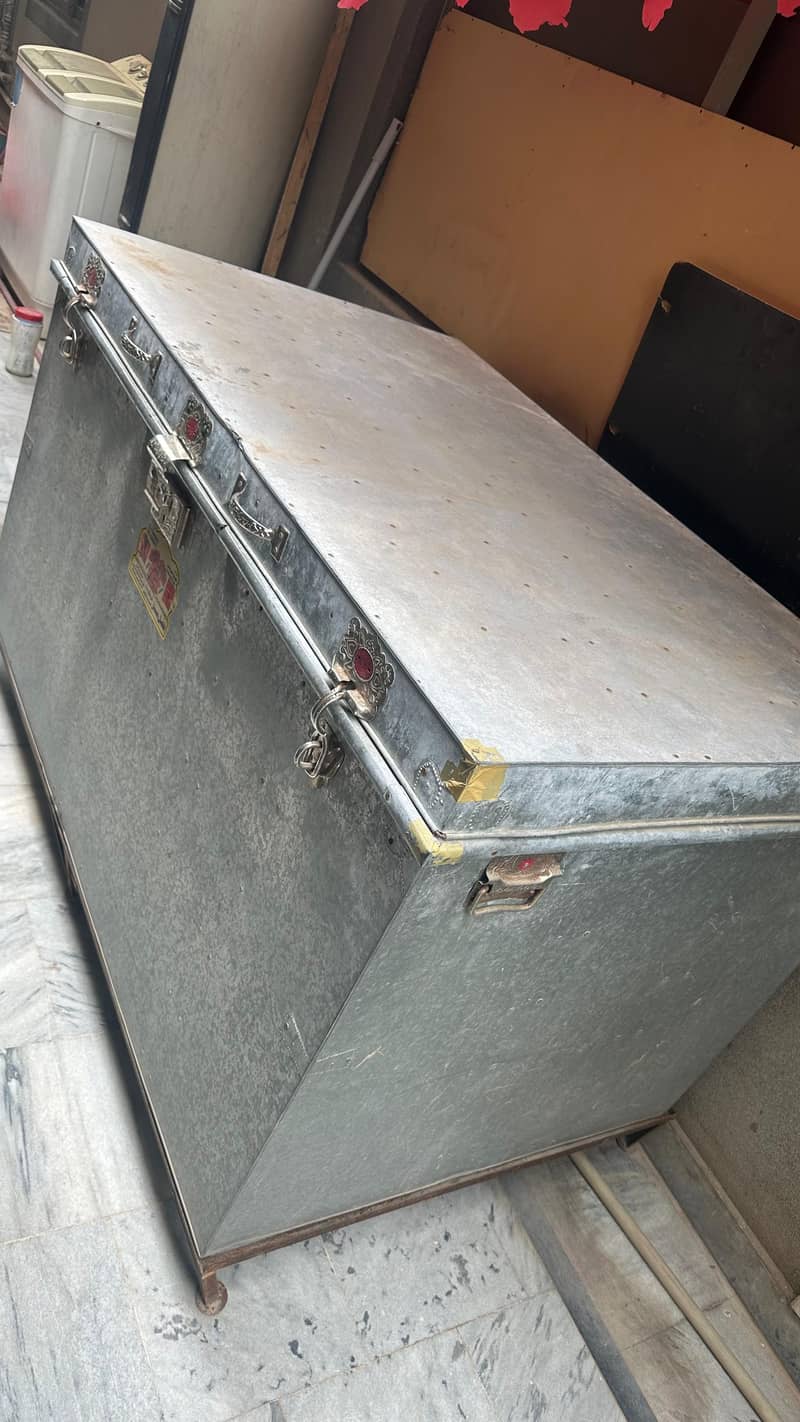Trunk 2