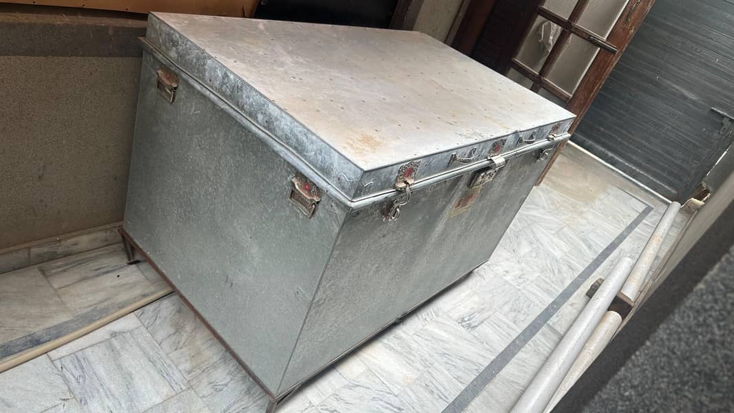 Trunk 4