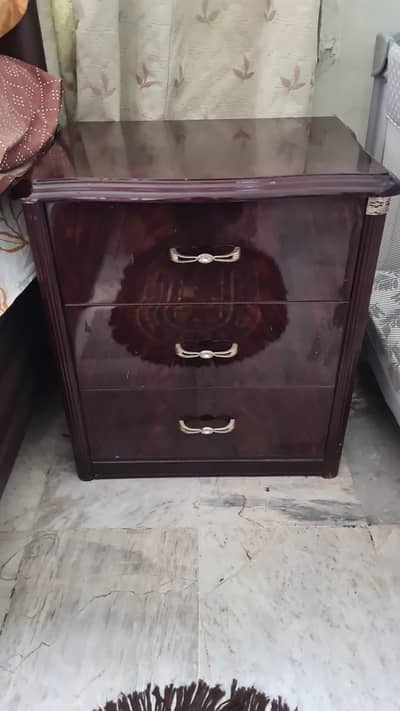 1 side table