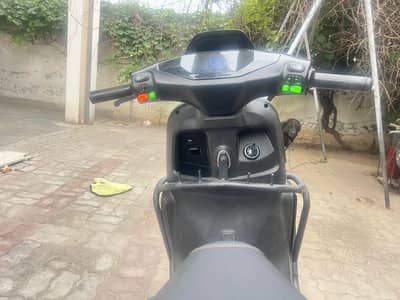 YJ Future Electric Scooter 2025 Model | Excellent Condition