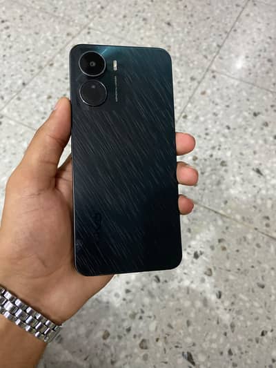 Vivo Y16