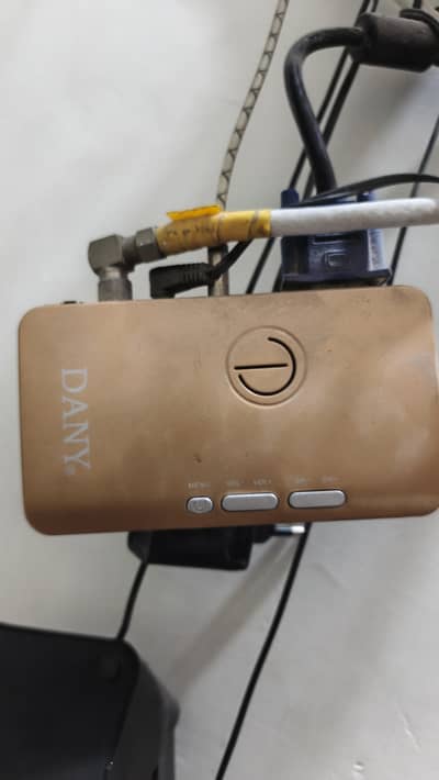 DANY TV device with 2 speakers