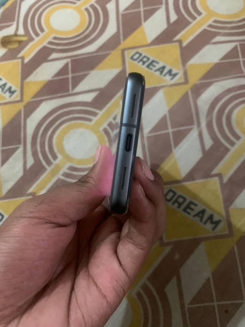 Google Pixel 8 2