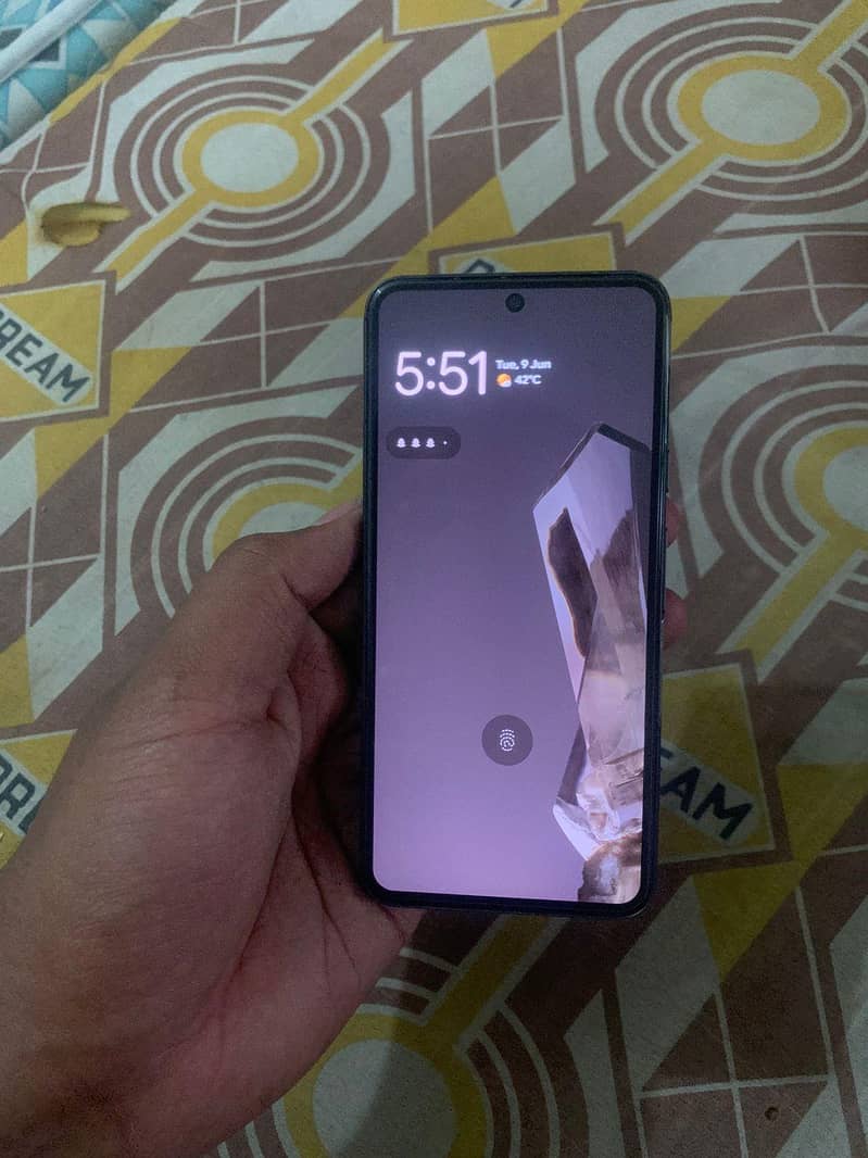 Google Pixel 8 5