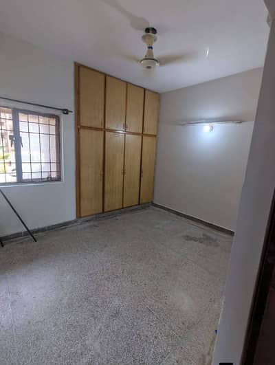 G11/4 ideal Location E type flat For Sale Top floor investor price