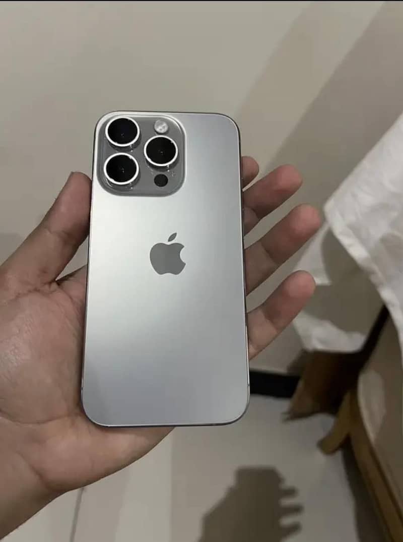 Apple iPhone 15 Pro 2