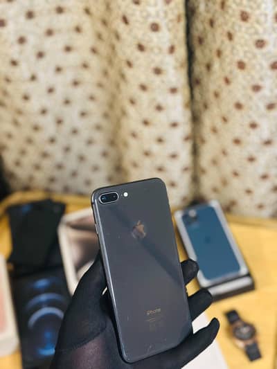 Apple iPhone 8 Plus