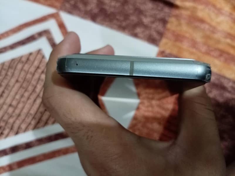Google Pixel 8 6
