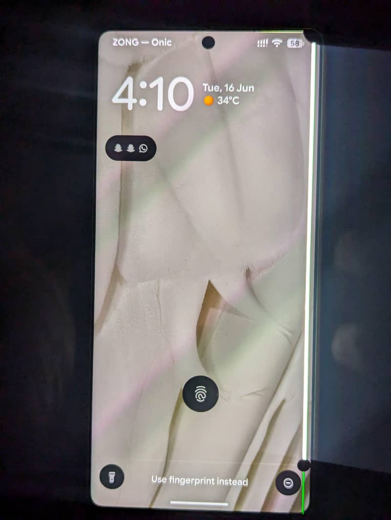 Google Pixel 7 Pro line/dot 6