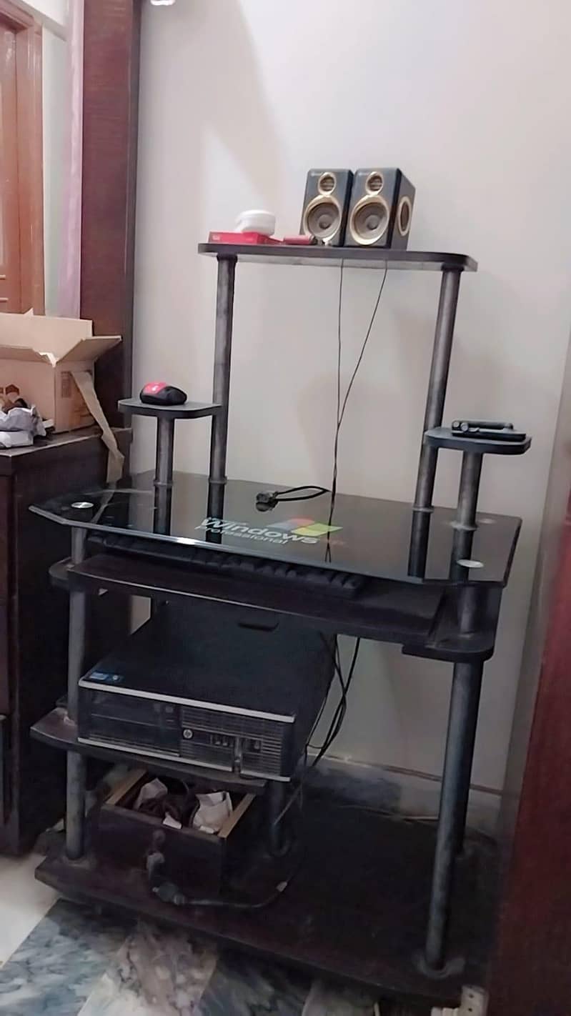 Computer Table 1