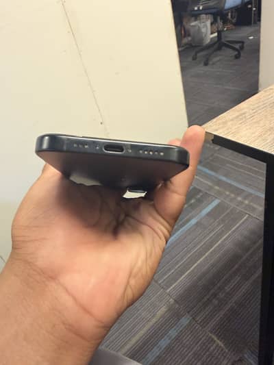 Apple iPhone 16