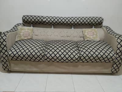 5 seater Sofa set in affordable range