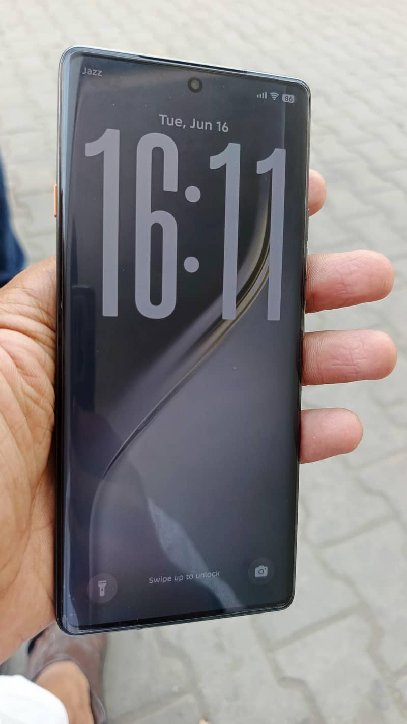 Tecno CAMON 40 Pro 0