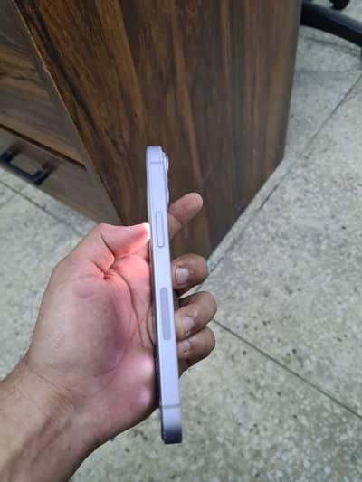 Apple iPhone 14